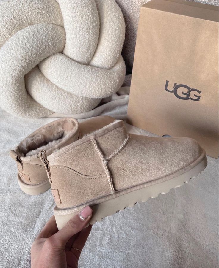 UGG Bej Mini