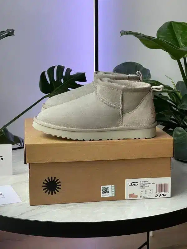 UGG Bej Mini